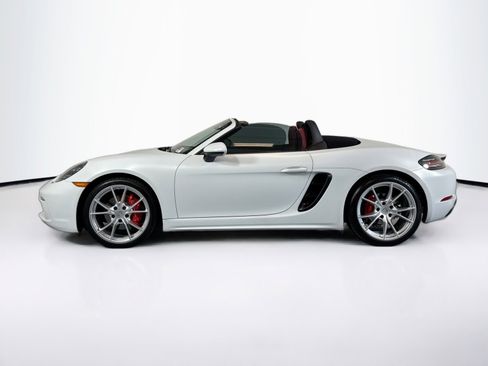 Used 2022 Porsche 718 Boxster S image 2