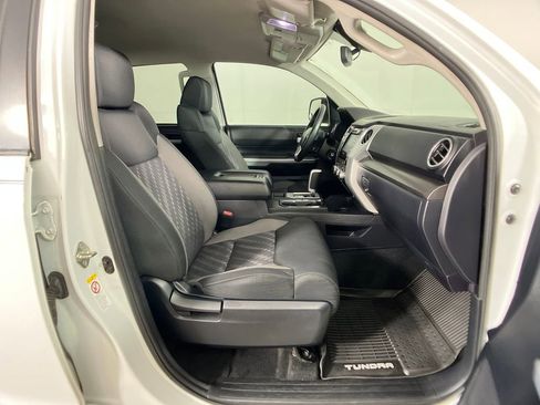 Used 2018 Toyota Tundra SR5 image 6