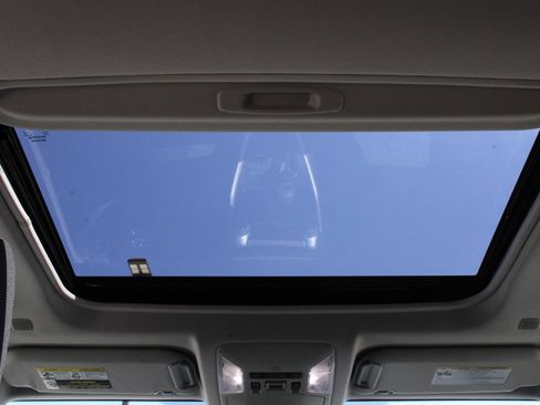 Used 2023 Toyota RAV4 XLE w/ Convenience Package FWD image 16