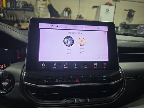 Used 2022 Jeep Compass Limited w/ (RED) Package image 9