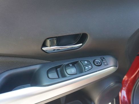 Used 2019 Nissan Kicks SV FWD image 4