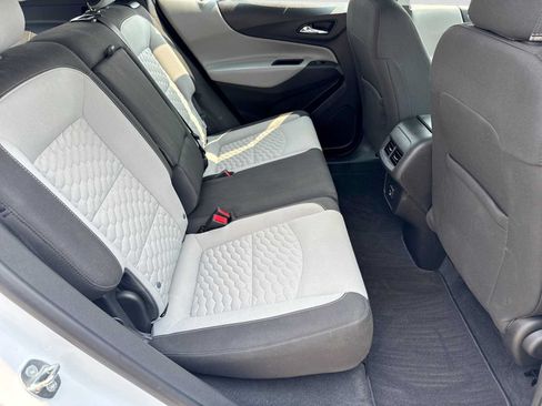 Used 2020 Chevrolet Equinox LS FWD image 19
