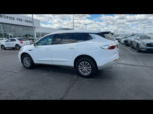 Used 2024 Buick Enclave Essence AWD/4WD image 6