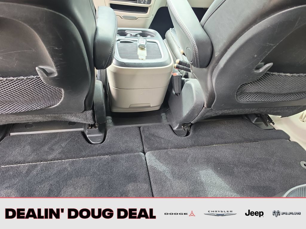 Used 2020 Chrysler Pacifica Limited FWD image 27