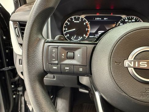 Used 2022 Nissan Rogue SV image 21