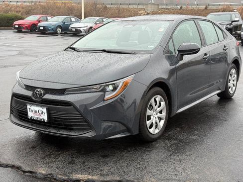 Certified 2025 Toyota Corolla LE image 9