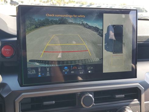 Certified 2025 Toyota 4Runner TRD Off-Road Premium image 31