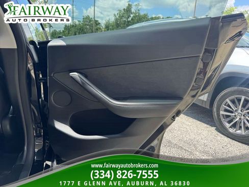 Used 2024 Tesla Model Y Long Range AWD/4WD image 27