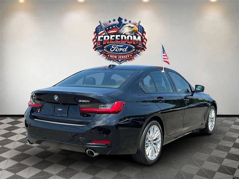 Used 2023 BMW 330i xDrive Sedan w/ Premium Package AWD/4WD image 5