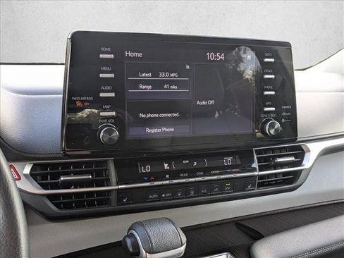 Used 2024 Toyota Sienna XLE image 13