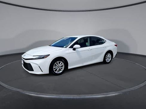 Used 2025 Toyota Camry LE FWD image 4