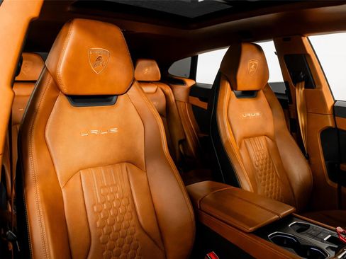 Used 2023 Lamborghini Urus S AWD/4WD image 31