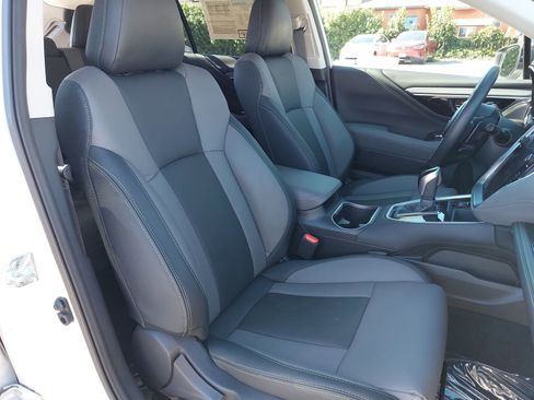 Used 2025 Subaru Outback Onyx Edition image 10