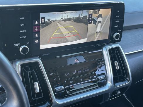 Used 2021 Kia Sorento SX Prestige image 25