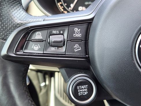 Used 2020 Alfa Romeo Stelvio Ti Sport AWD/4WD image 22