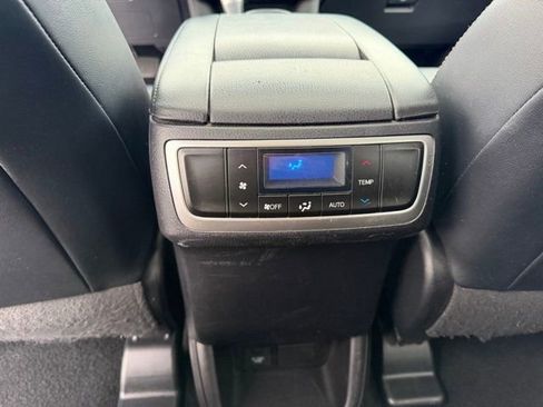 Used 2017 Toyota Highlander XLE image 18