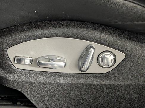 Used 2024 Porsche Macan GTS image 28