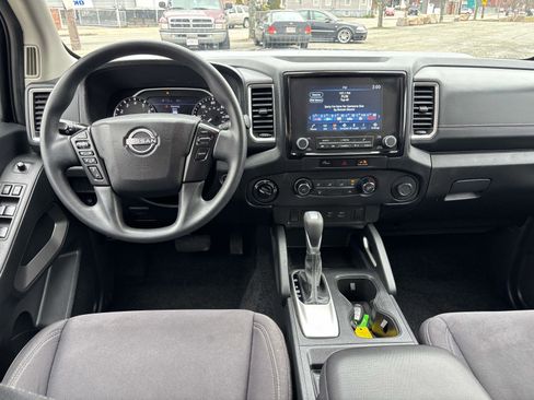 Used 2024 Nissan Frontier SV w/ Tow Package AWD/4WD image 12