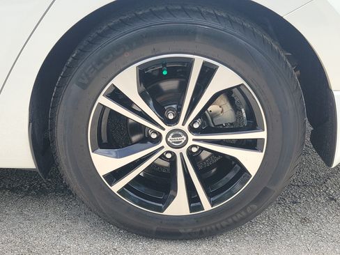 Used 2023 Nissan Sentra SV w/ All-Weather Package FWD image 9
