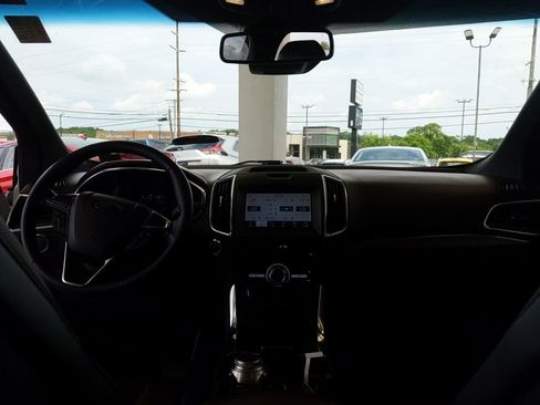 Used 2020 Ford Edge Titanium w/ Equipment Group 301A AWD/4WD image 16