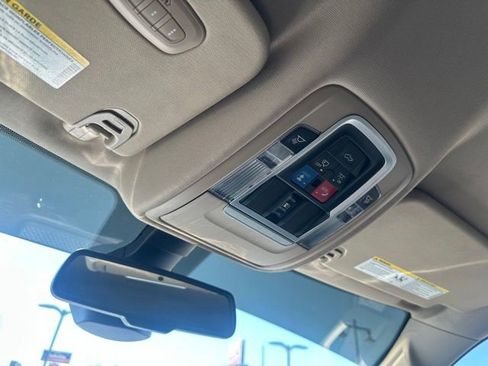 Used 2019 RAM 1500 Laramie AWD/4WD image 32