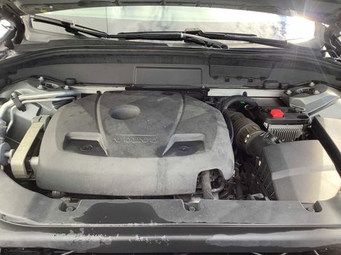 Used 2020 Volvo XC60 T6 Momentum image 9