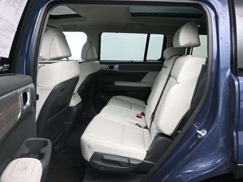Used 2025 Hyundai Santa Fe Limited AWD/4WD image 25