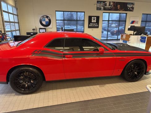 Used 2014 Dodge Challenger R/T image 5