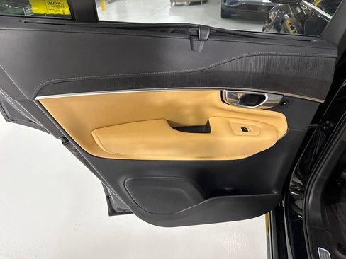 Certified 2023 Volvo XC90 B6 Ultimate w/ Protection Package Premier AWD/4WD image 21