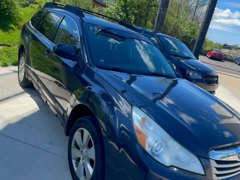 Used 2011 Subaru Outback 2.5i Premium AWD/4WD image 1