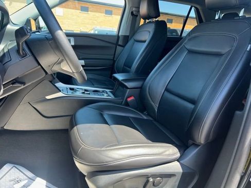 Certified 2024 Ford Explorer XLT w/ Equipment Group 202A AWD/4WD image 17