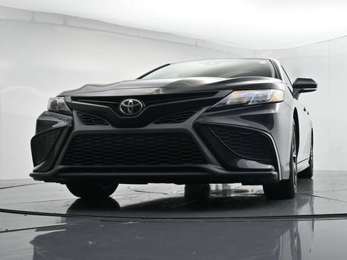 Used 2022 Toyota Camry SE FWD image 25