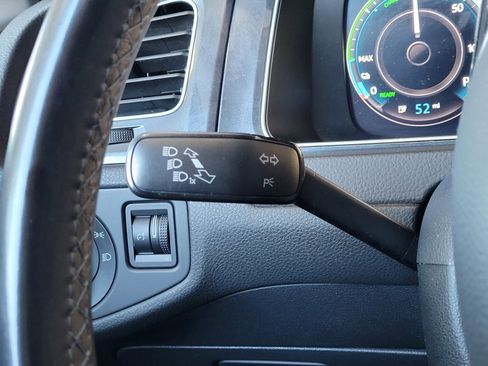 Used 2019 Volkswagen e-Golf SEL Premium image 20