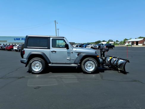 Used 2019 Jeep Wrangler Sport AWD/4WD image 7