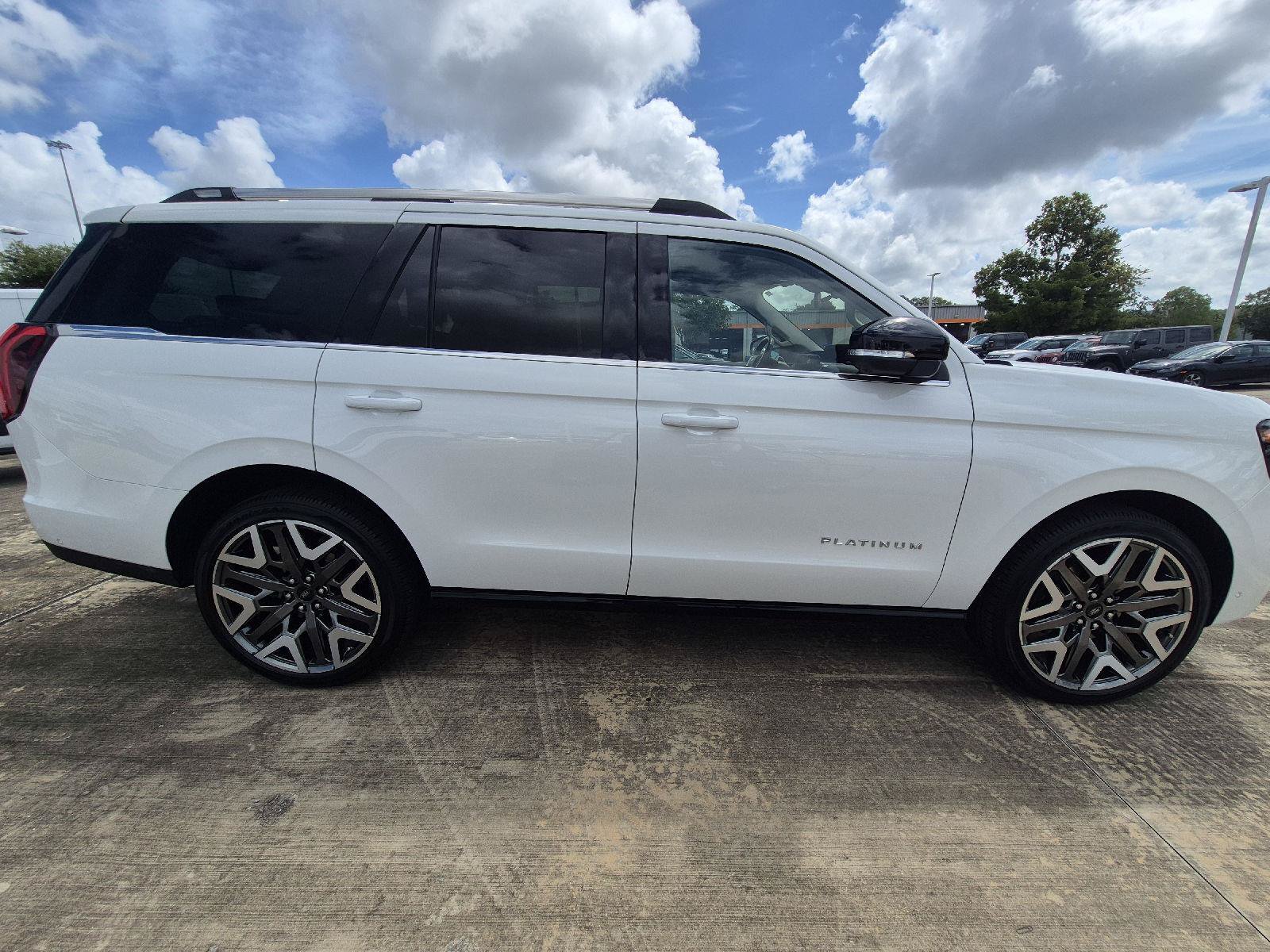 Used 2025 Ford Expedition Platinum w/ Platinum Ultimate Package AWD/4WD image 18