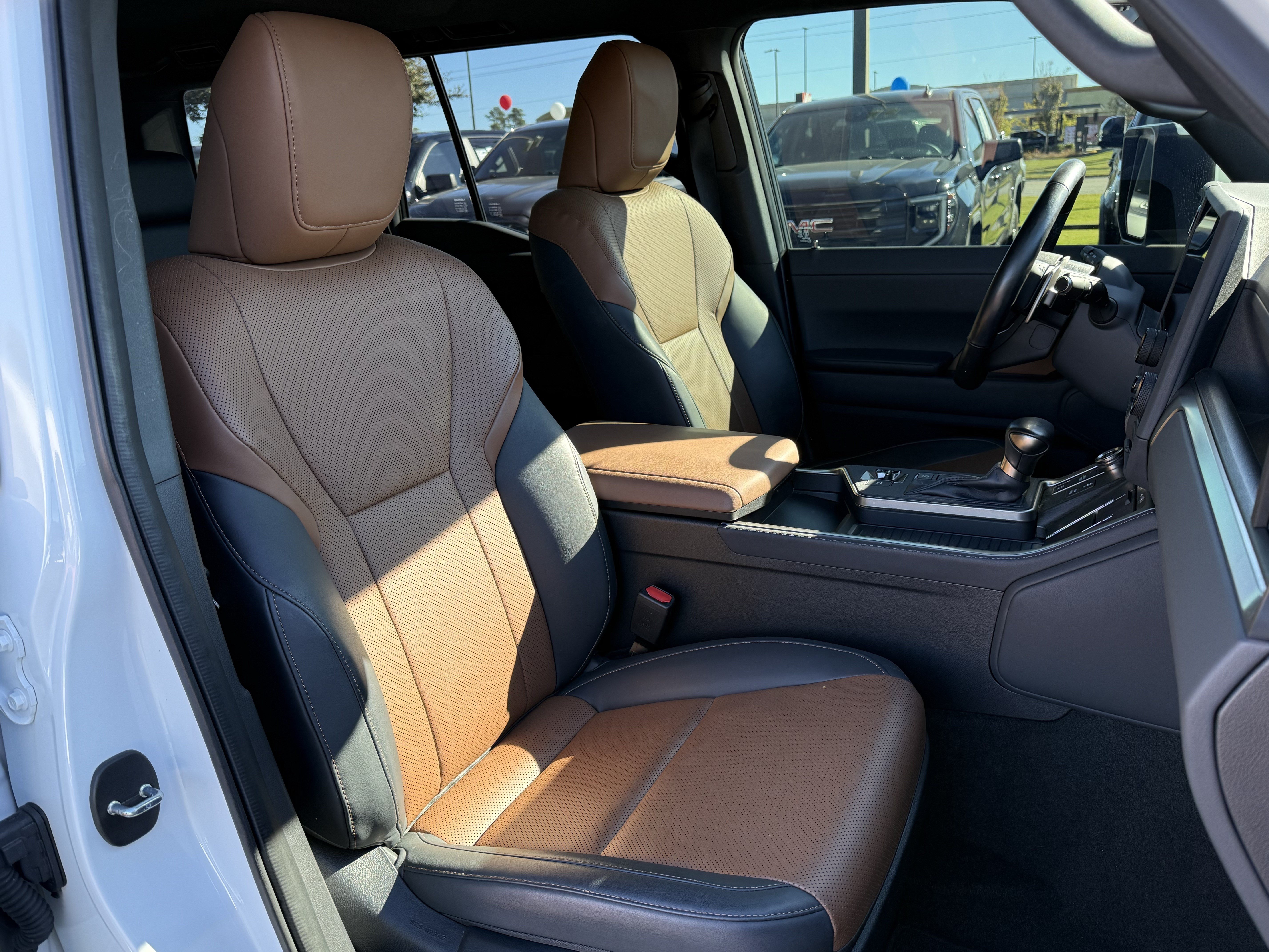 Used 2024 Lexus GX 550 w/ Cold Area Package AWD/4WD image 37