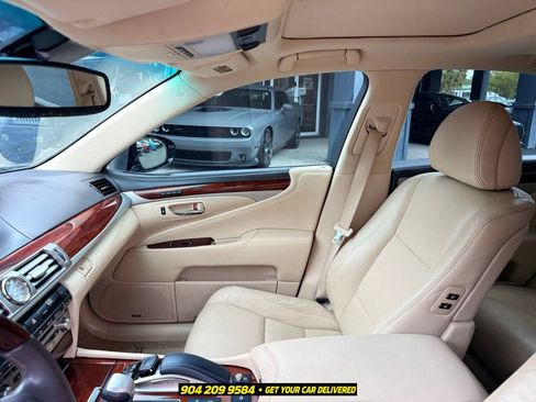 Used 2016 Lexus LS 460 w/ Comfort Package RWD image 24