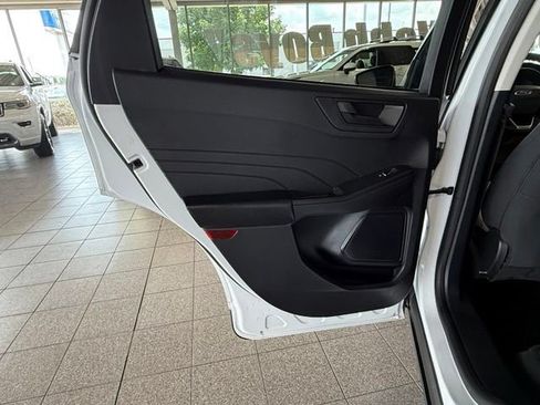 Used 2022 Ford Escape SE w/ Convenience Package FWD image 20