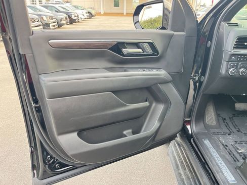 Used 2025 Chevrolet Tahoe LT AWD/4WD image 11