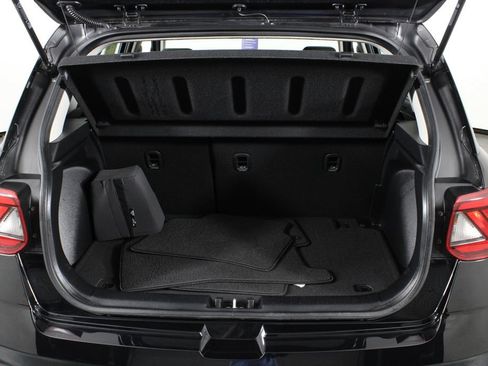 Certified 2024 Hyundai Venue SEL FWD image 18