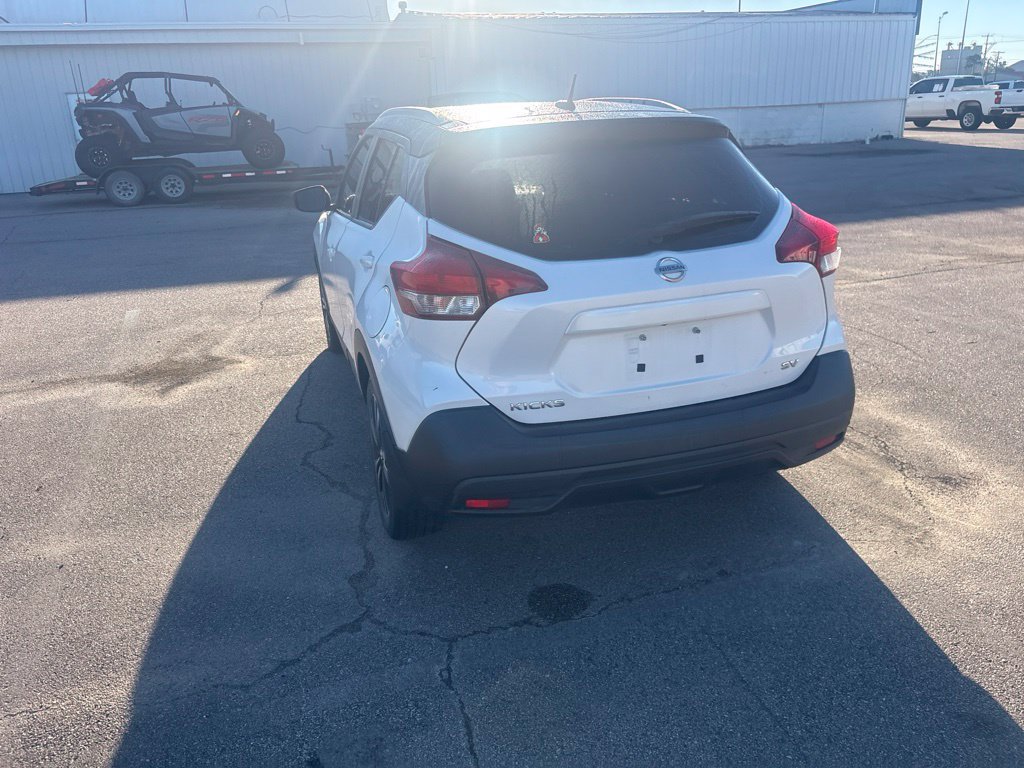 Used 2018 Nissan Kicks SV FWD image 11