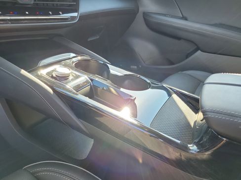 Used 2024 Buick Envision Avenir image 29