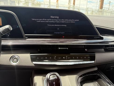 Used 2023 Cadillac Escalade ESV Sport AWD/4WD image 21