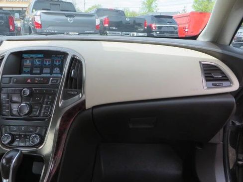 Used 2014 Buick Verano FWD image 26