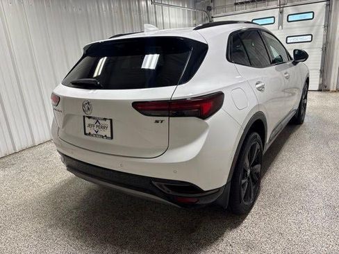 Used 2022 Buick Envision Essence w/ Technology Package II FWD image 4