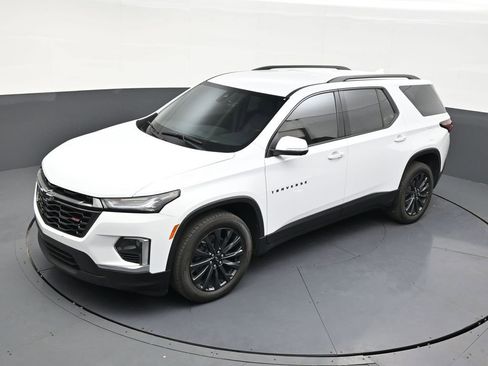 Used 2024 Chevrolet Traverse RS FWD image 12
