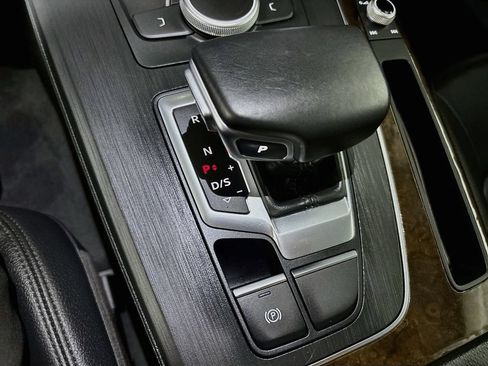 Used 2020 Audi Q5 2.0T Premium w/ Convenience Package AWD/4WD image 18