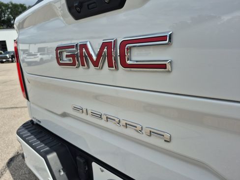 Certified 2025 GMC Sierra 1500 AT4 AWD/4WD image 31