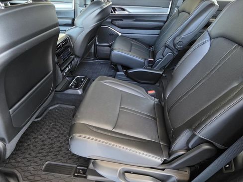New 2026 Jeep Grand Wagoneer 4WD image 10
