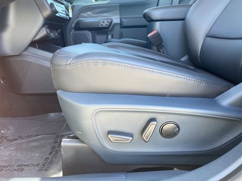 New 2026 Ford Maverick Lariat w/ Black Appearance Package image 20